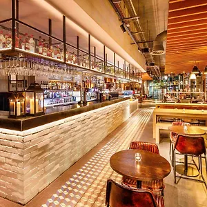 Ibis Canning Town לונדון